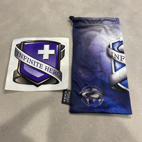New Infinite Hero Microbag and sticker. - Picture 2 of 2